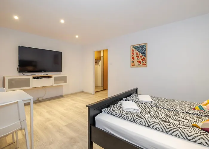 6 شقة غدينيا